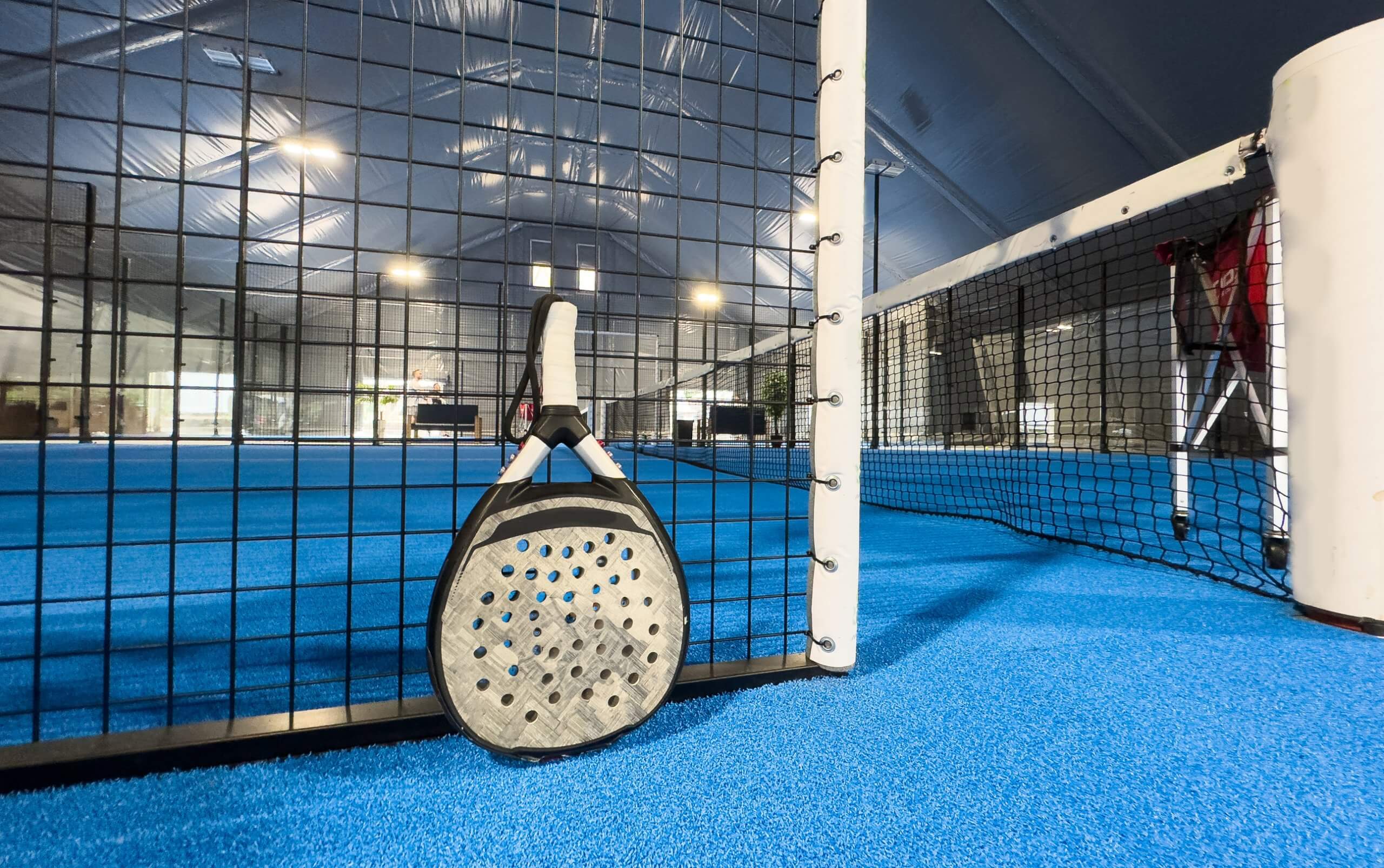 You are currently viewing Le guide du constructeur : les spécificités techniques d’un terrain de padel